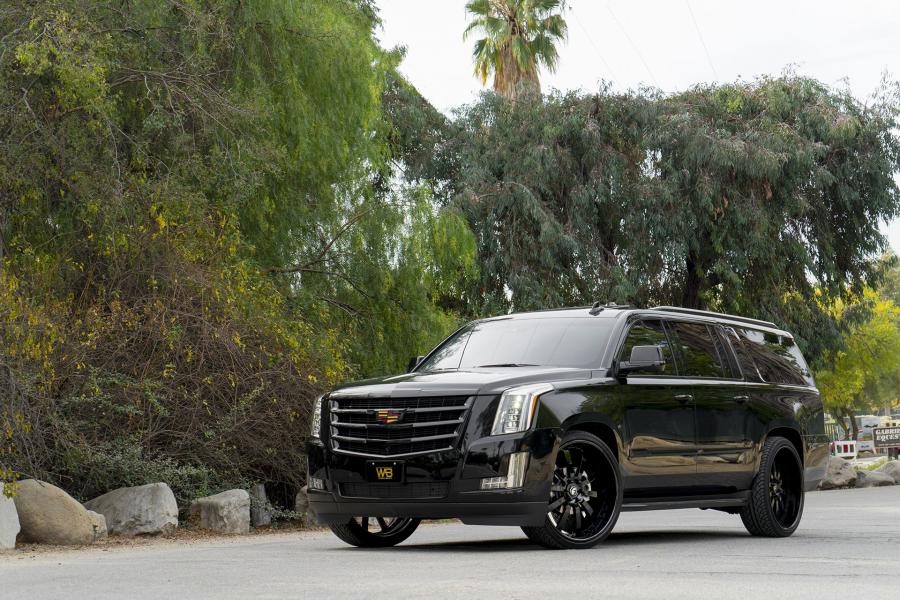  Cadillac Escalade on Forgiato Wheels (Concavo) 2017 года  (фото 3 из 7)